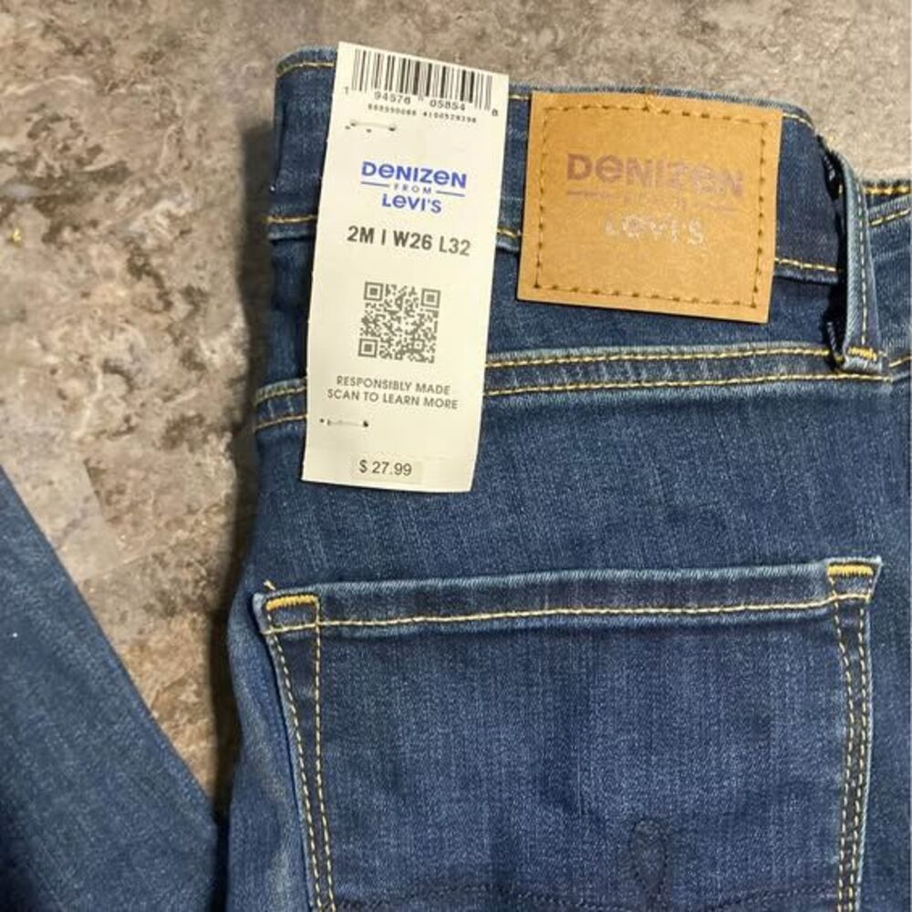 Brand new Levi jeans - Picture 2 of 3